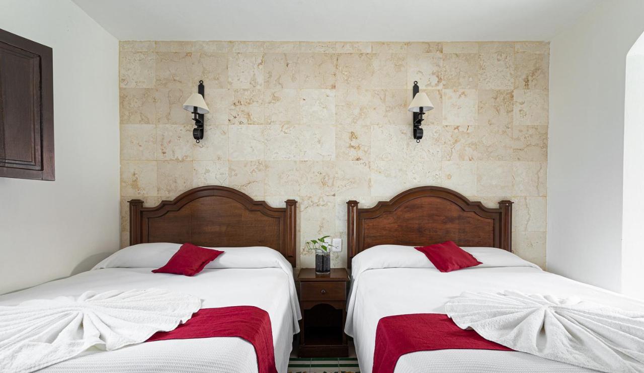 La Aurora Hotel Colonial Valladolid  Bagian luar foto