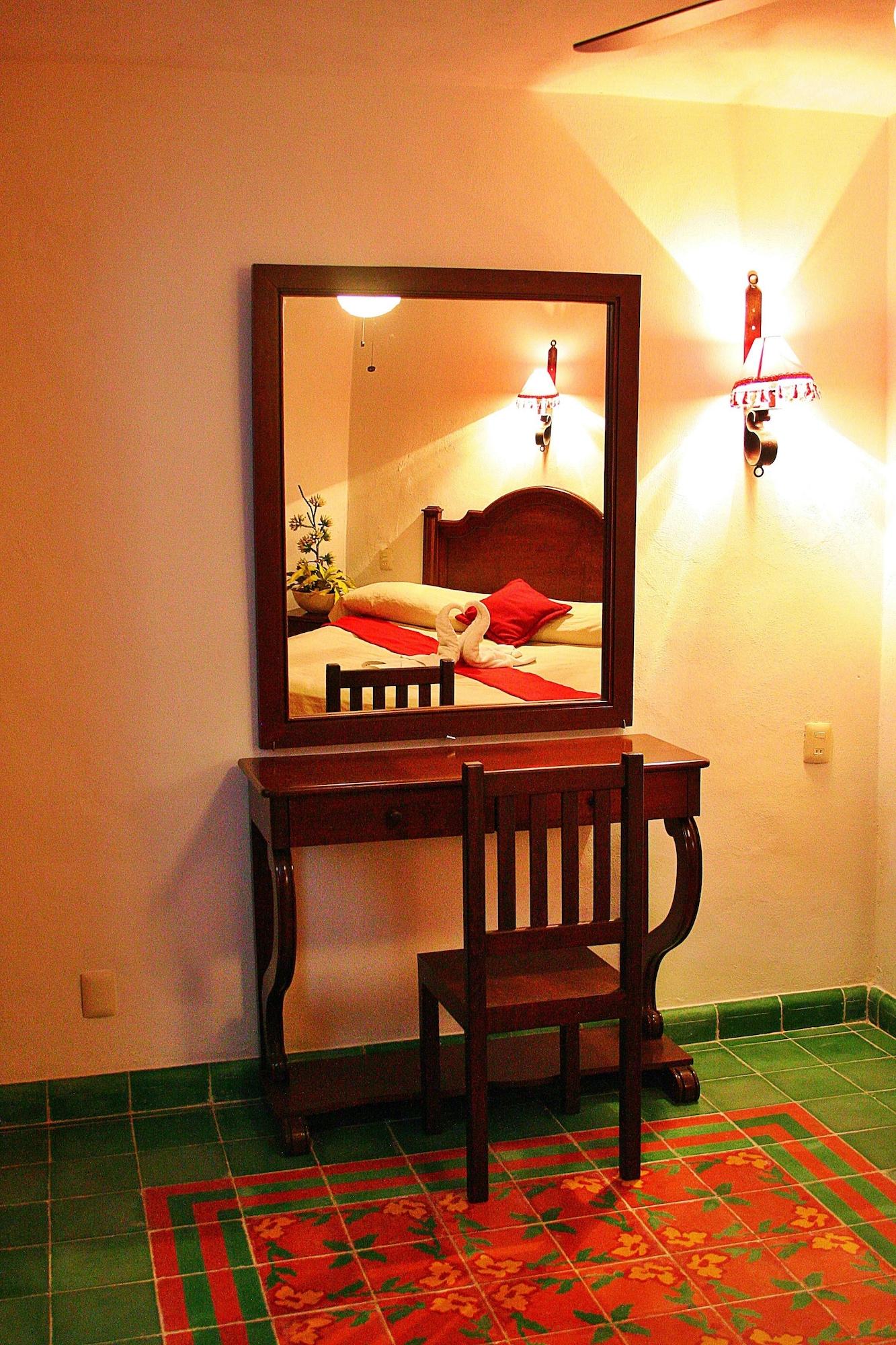 La Aurora Hotel Colonial Valladolid  Bagian luar foto