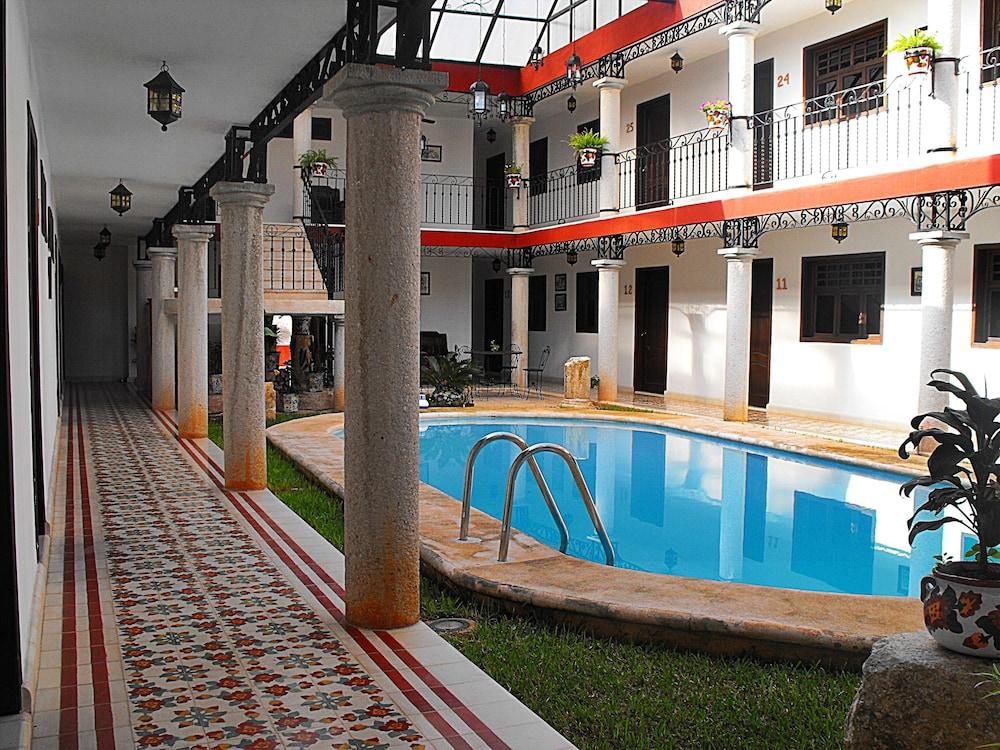 La Aurora Hotel Colonial Valladolid  Bagian luar foto
