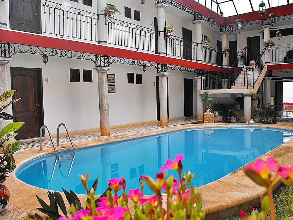 La Aurora Hotel Colonial Valladolid  Bagian luar foto