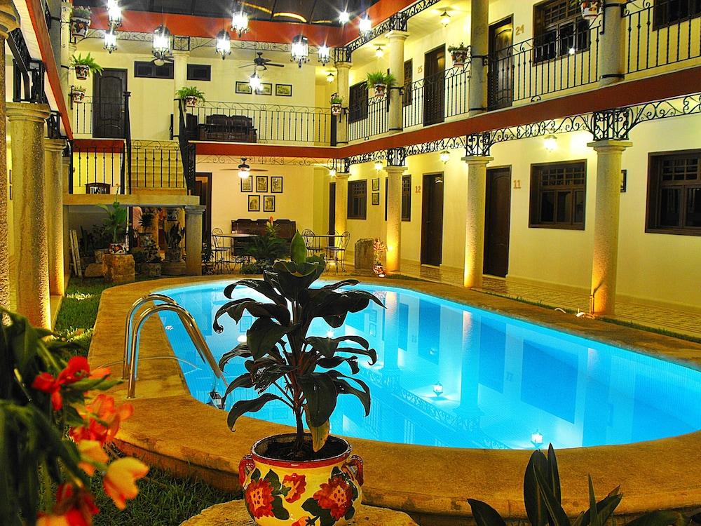 La Aurora Hotel Colonial Valladolid  Bagian luar foto