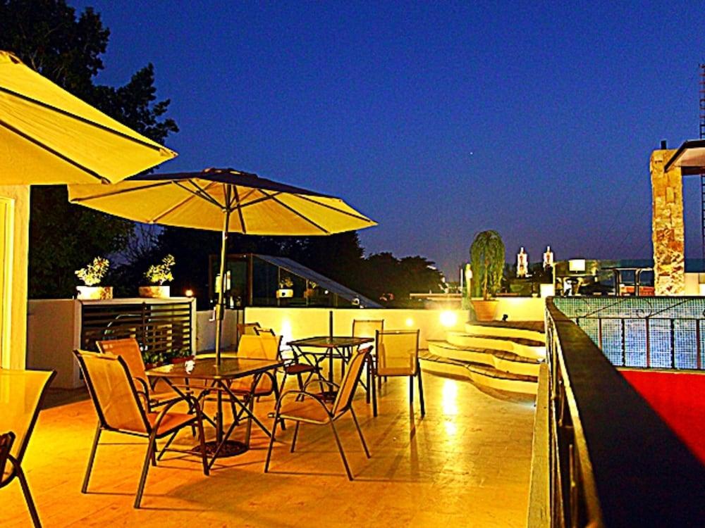 La Aurora Hotel Colonial Valladolid  Bagian luar foto