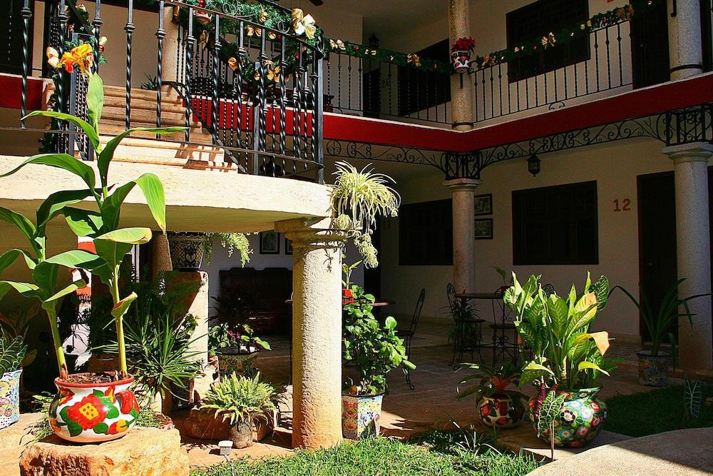 La Aurora Hotel Colonial Valladolid  Bagian luar foto