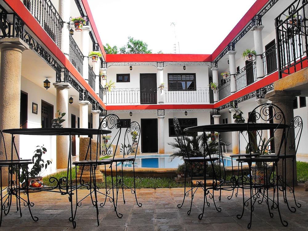 La Aurora Hotel Colonial Valladolid  Bagian luar foto