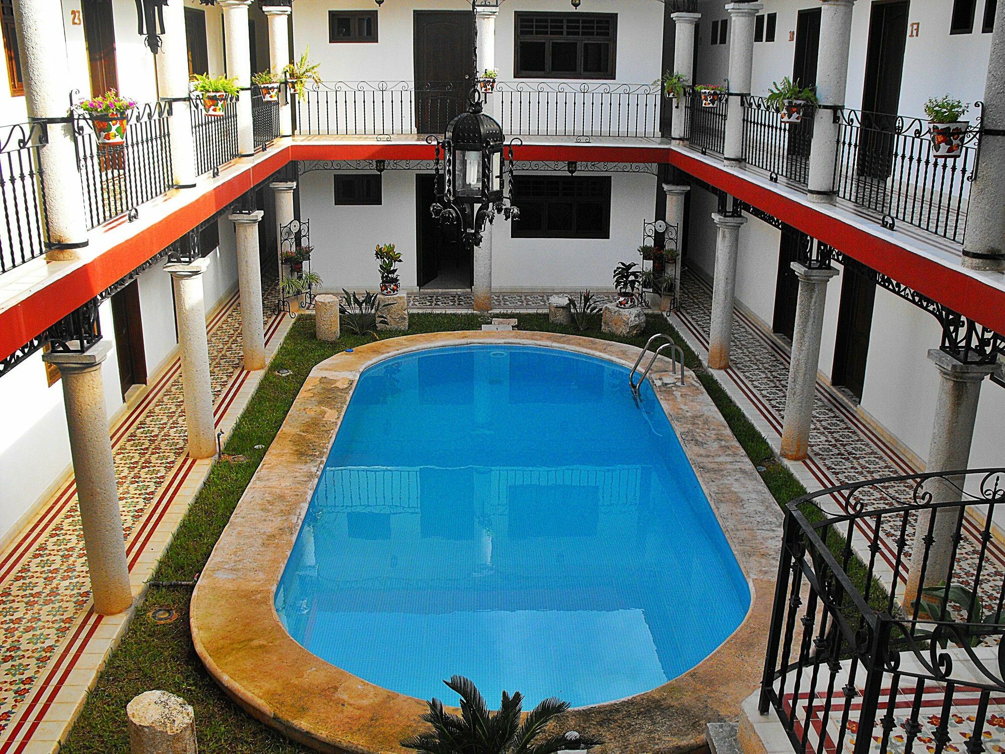 La Aurora Hotel Colonial Valladolid  Bagian luar foto